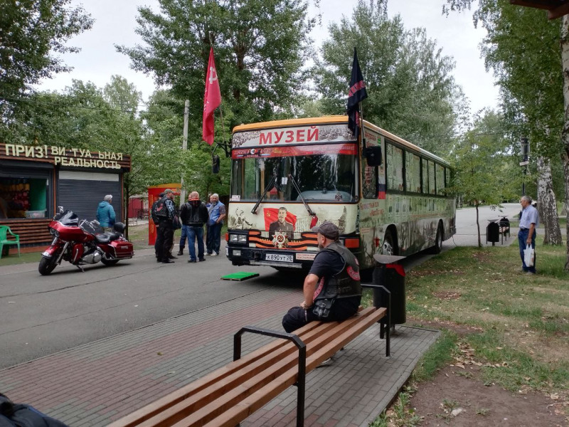 Автобус Победы Благовещенск. Автобус музей Победы. Челябинский автобус. Автобус Победы Ярцево.